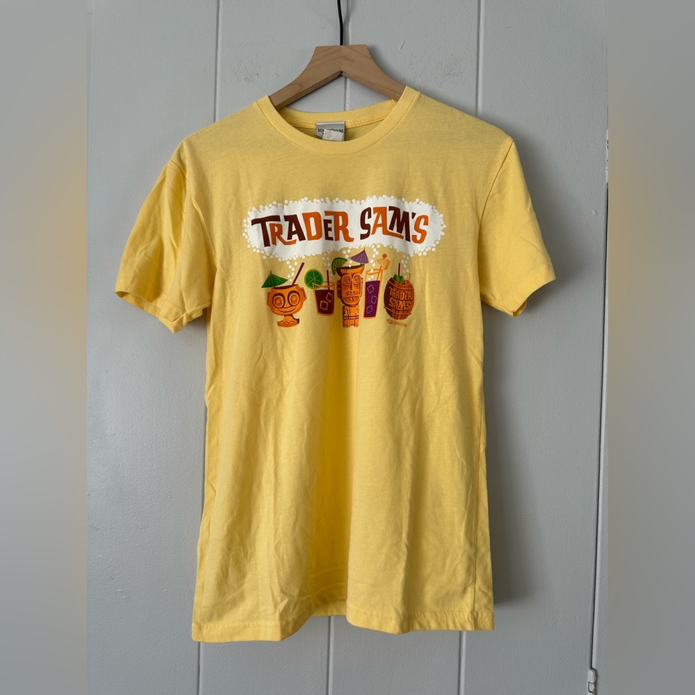 WonderGround Gallery Yellow Trader Sam’s T-shirt Disneyland